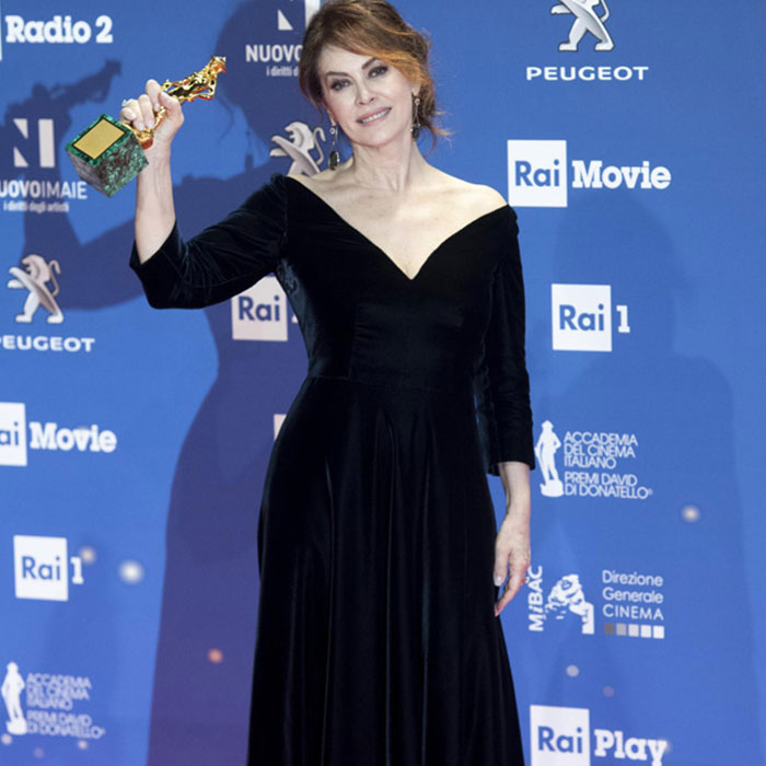 Elena-Sofia-Ricci-redcarpet-magaziene